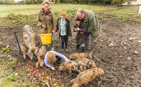 Toute la famille à la ferme